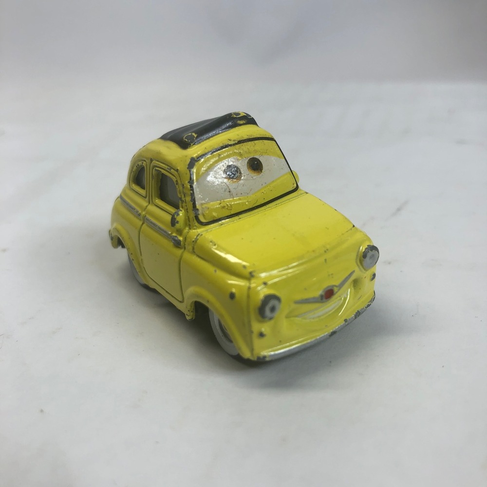 Disney Cars Mini Racers Luigi Die-cast Metal Toy Car Yellow Pixar Mattel‎ Toy
